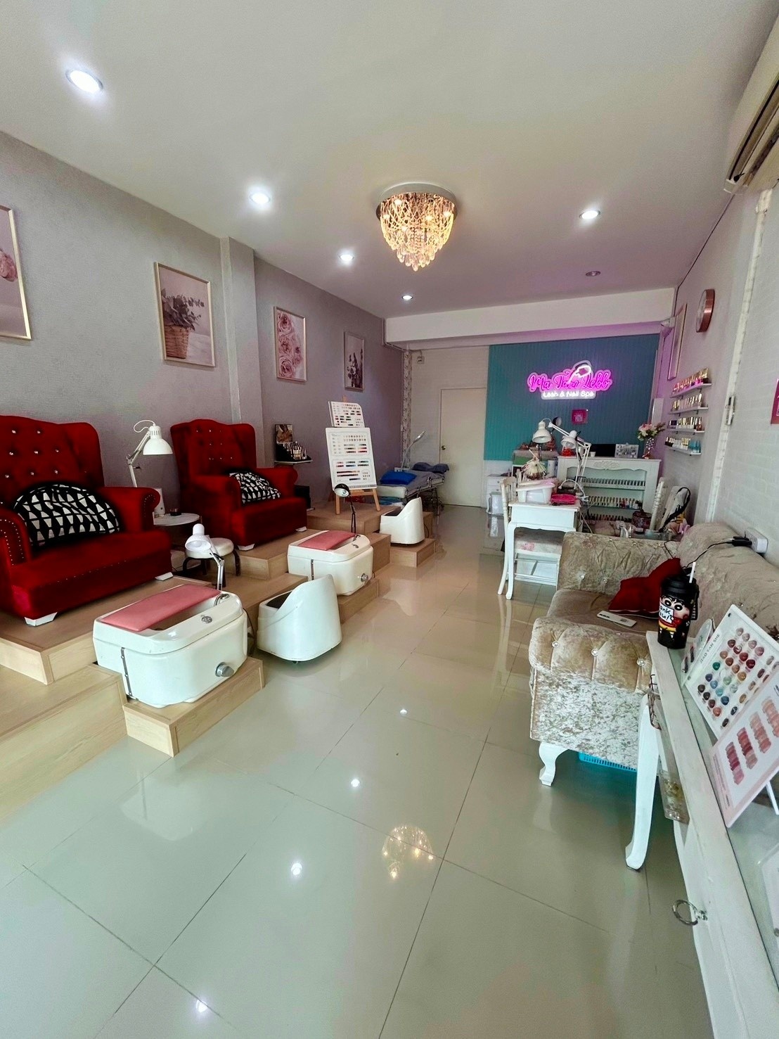 เซ้งร้านทำเล็บ ลาดพร้าว โชคชัย 4 หน้าร้านเด่นมาก ติดร้านนวดชื่อดัง
