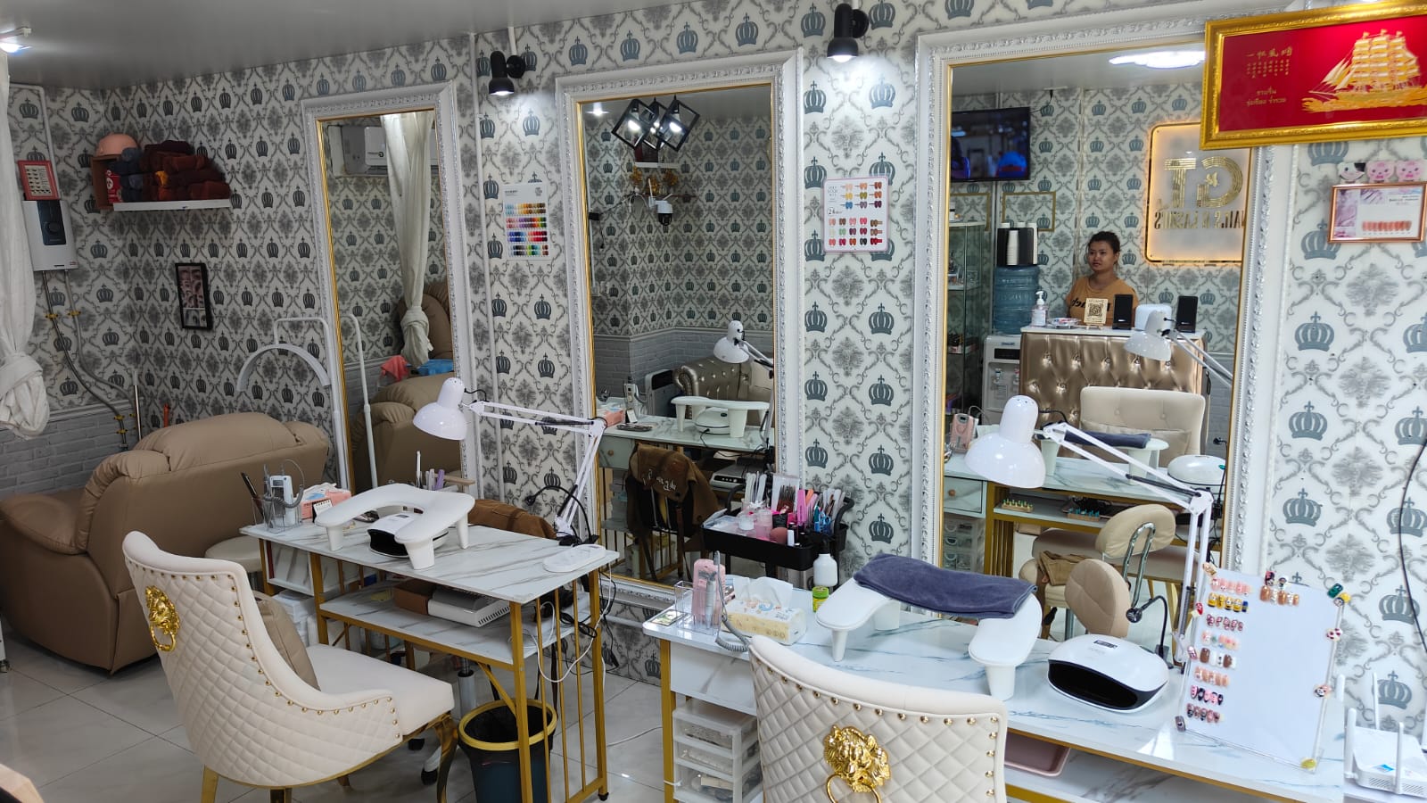 ขายร้านทำเล็บ &amp; ต่อขนตา – พร้อมอุปกรณ์ครบ เปิดดำเนินการได้ทันที